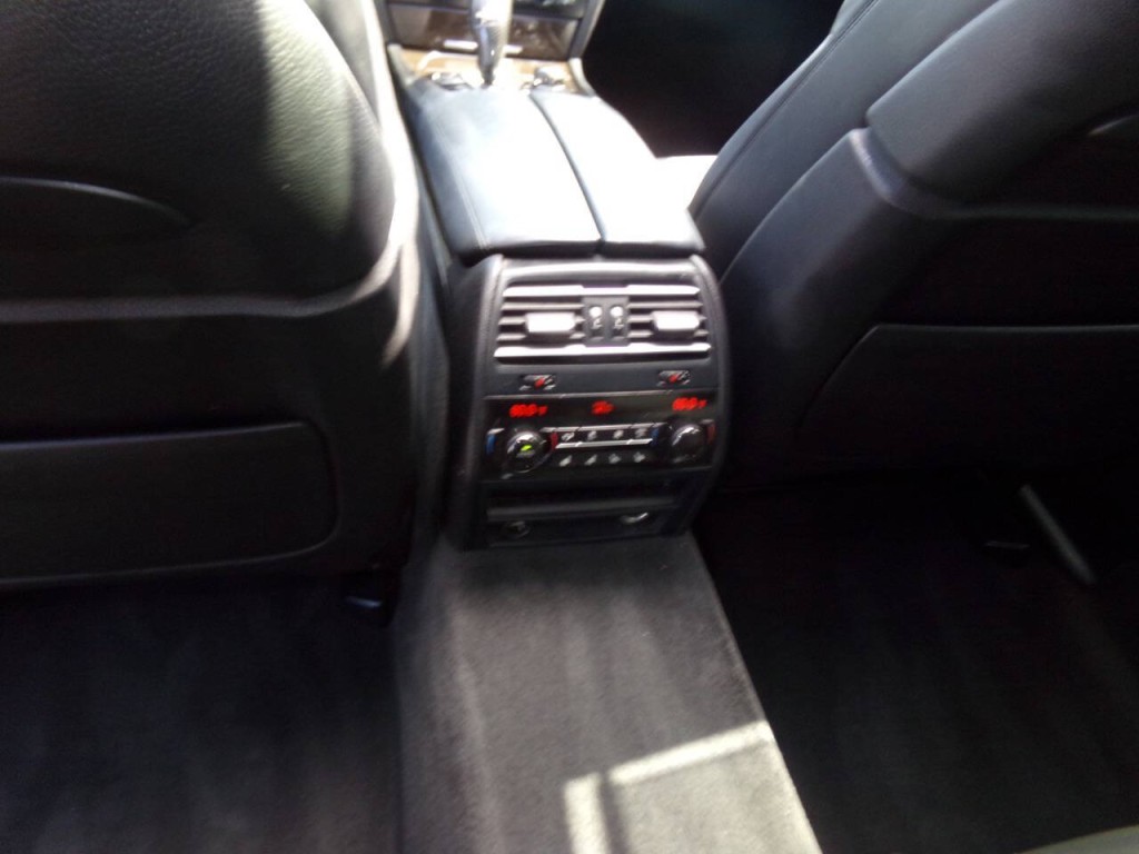 2013 BMW 7 Series Image 17
