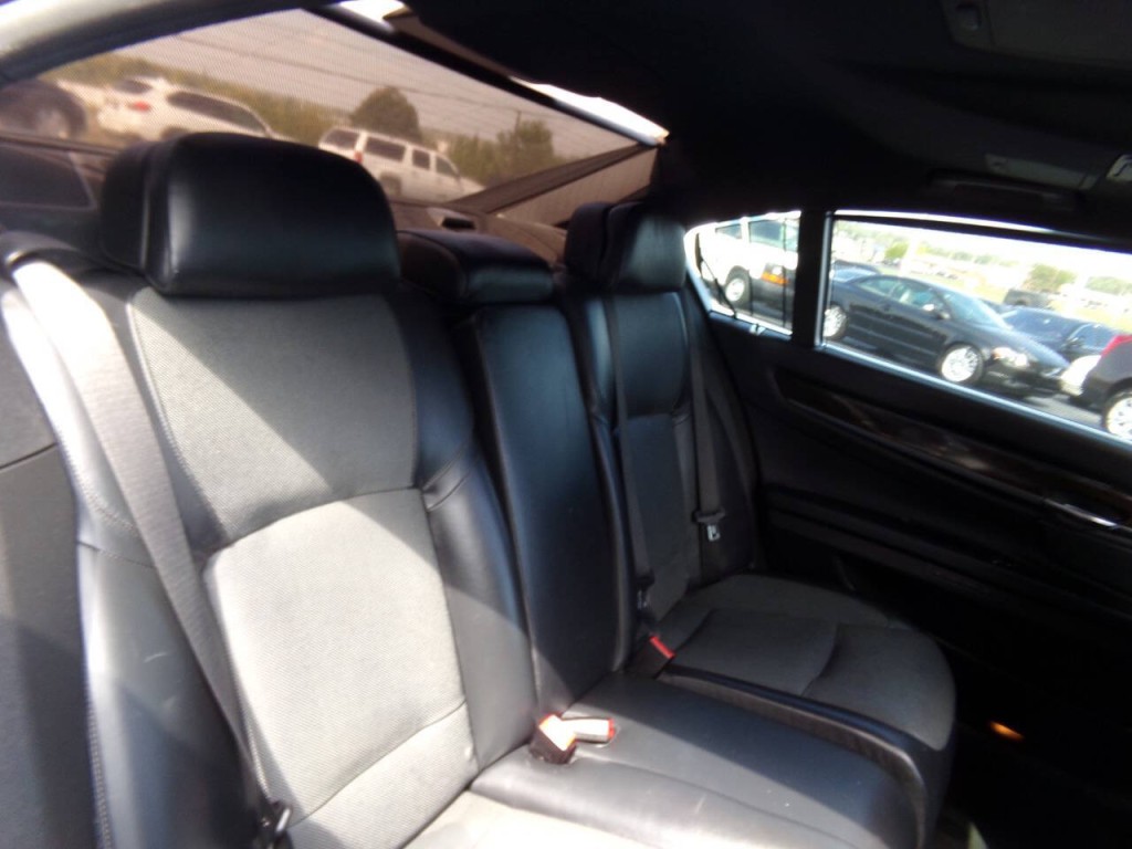2013 BMW 7 Series Image 27