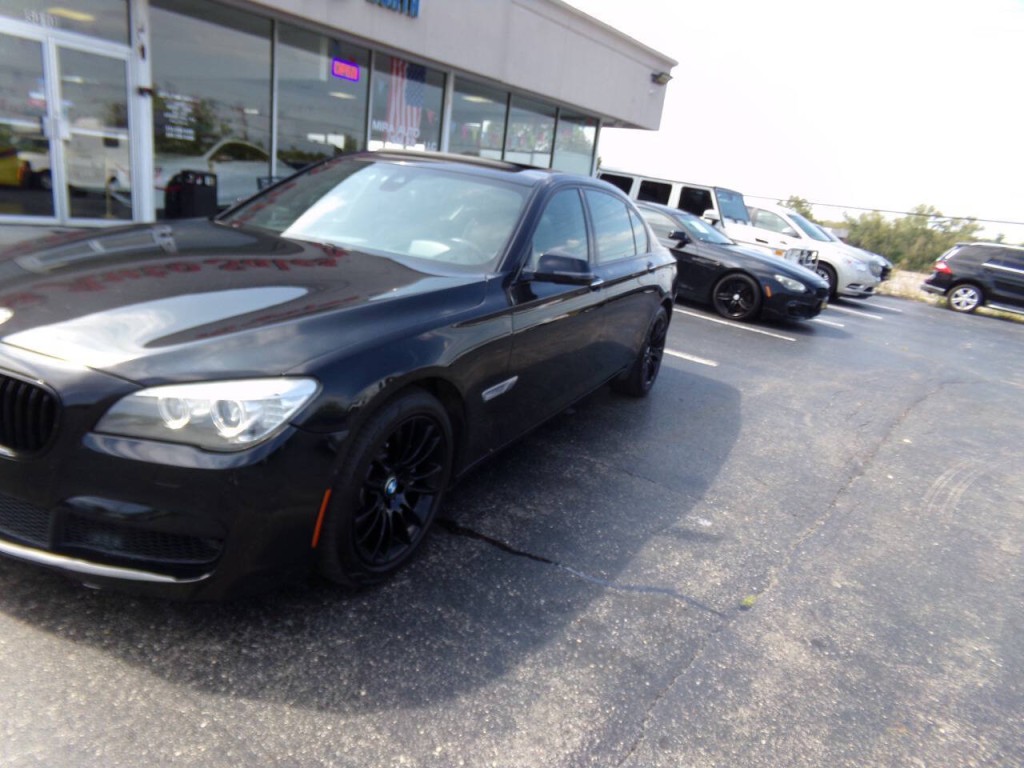 2013 BMW 7 Series Image 37