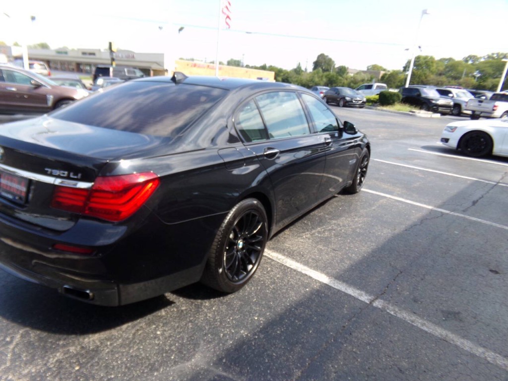 2013 BMW 7 Series Image 45