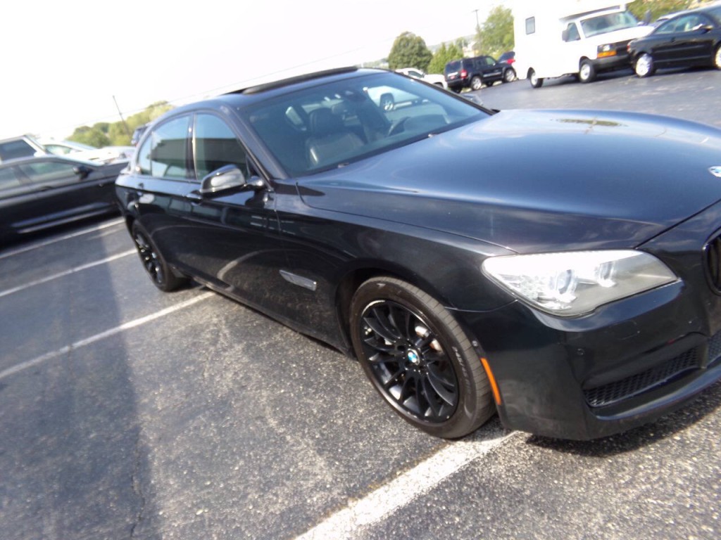 2013 BMW 7 Series Image 50