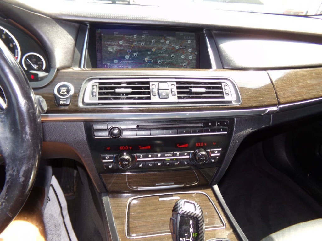2013 BMW 7 Series Image 60