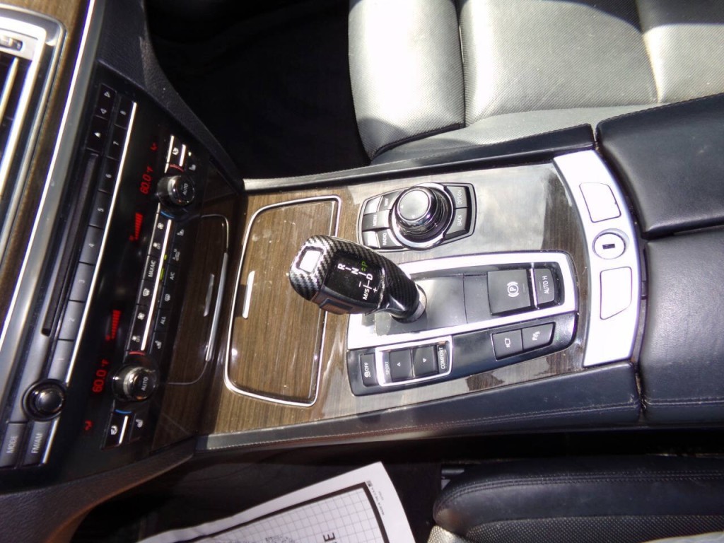 2013 BMW 7 Series Image 61