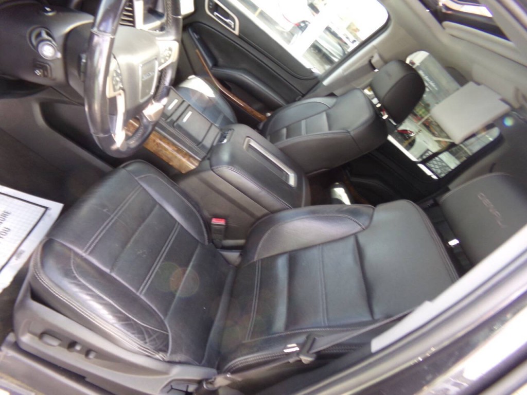 2015 GMC Yukon Image 11
