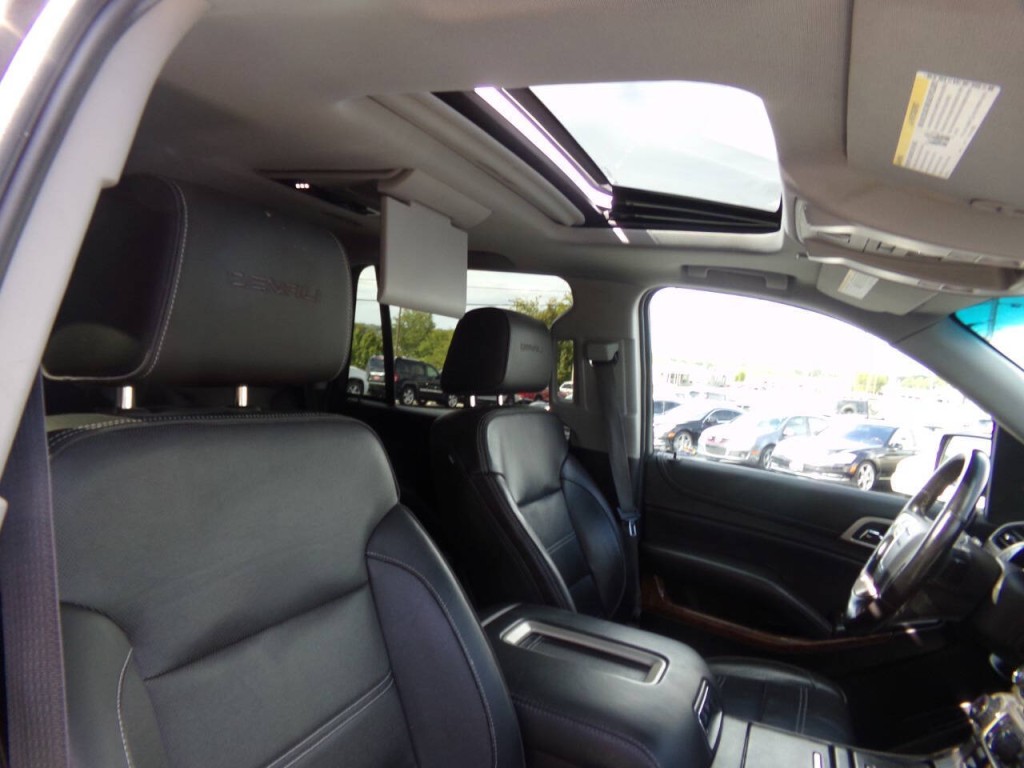 2015 GMC Yukon Image 32
