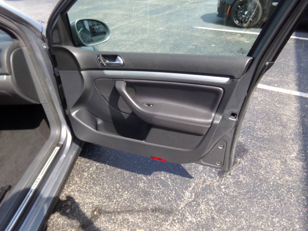 2009 Volkswagen GTI Image 29