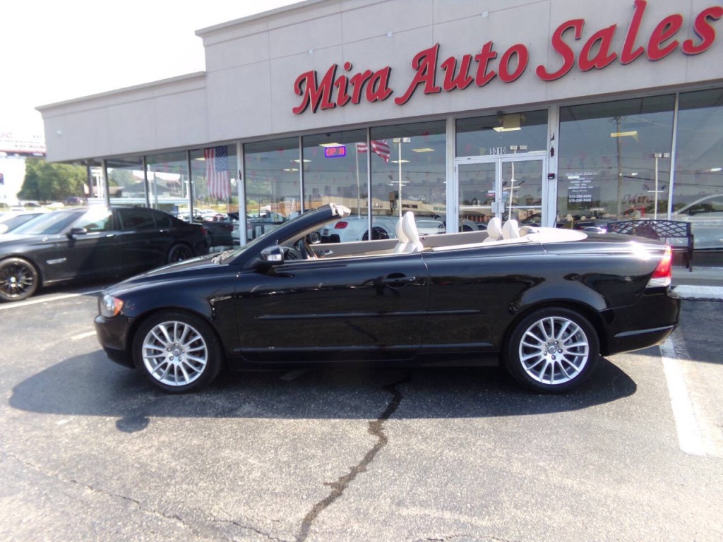 2008 Volvo C70 Image 2