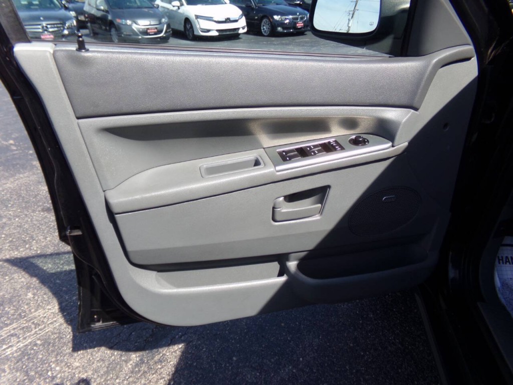 2007 Jeep Grand Cherokee Image 9