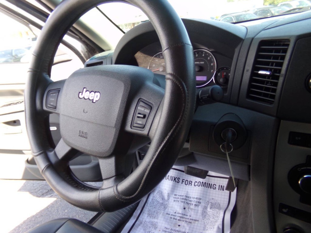2007 Jeep Grand Cherokee Image 25