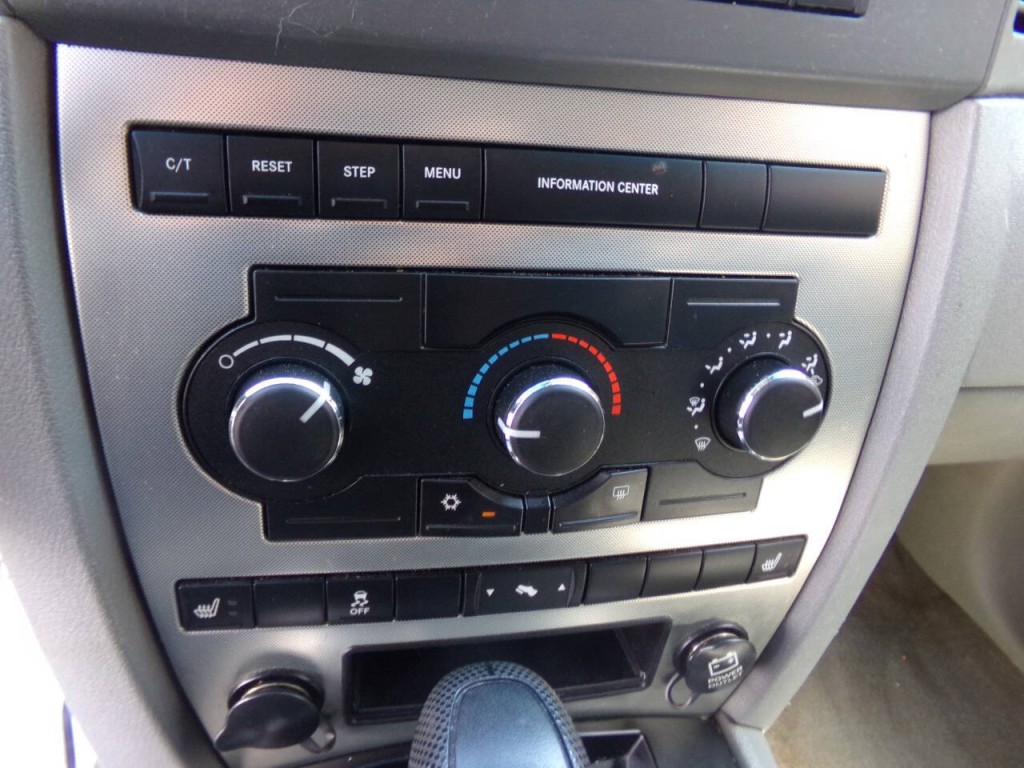 2007 Jeep Grand Cherokee Image 33