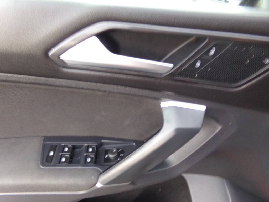 2018 Volkswagen Tiguan Image 38