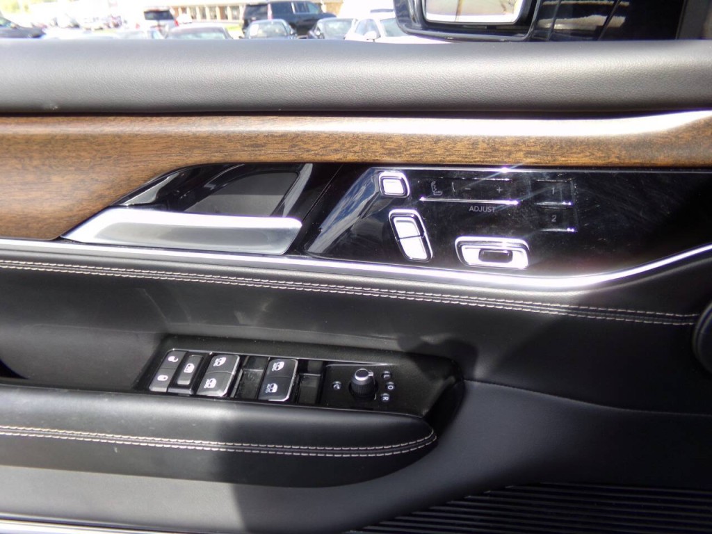 2022 Jeep Grand Cherokee Image 17
