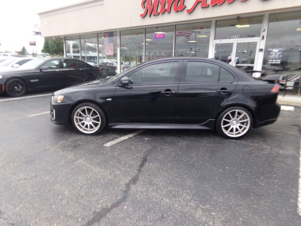 2016 Mitsubishi Lancer Image 2