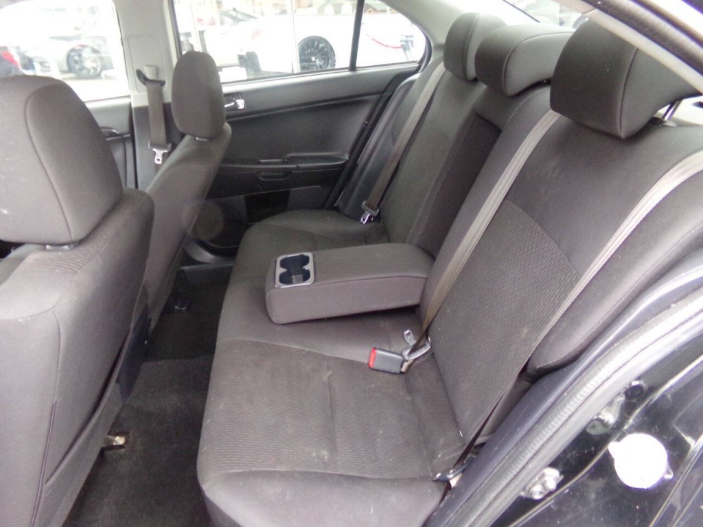 2016 Mitsubishi Lancer Image 22