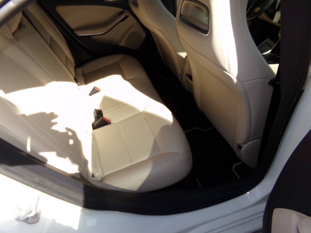 2014 Mercedes-Benz CLA-Class Image 21
