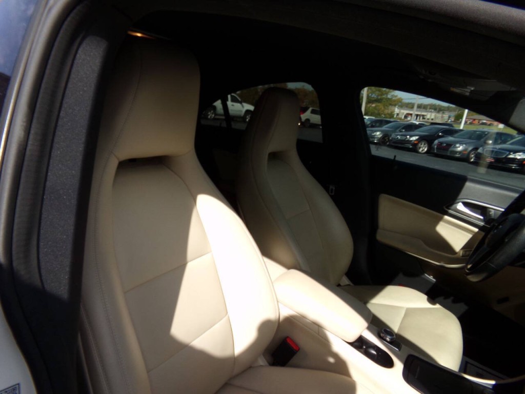 2014 Mercedes-Benz CLA-Class Image 27