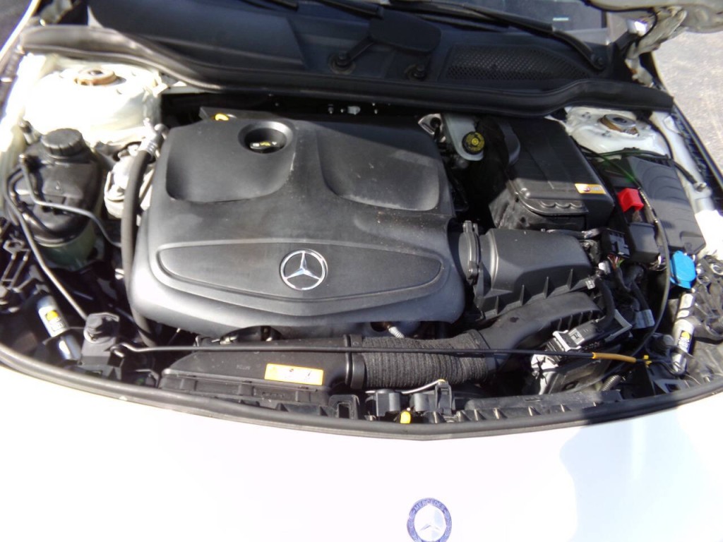 2014 Mercedes-Benz CLA-Class Image 29