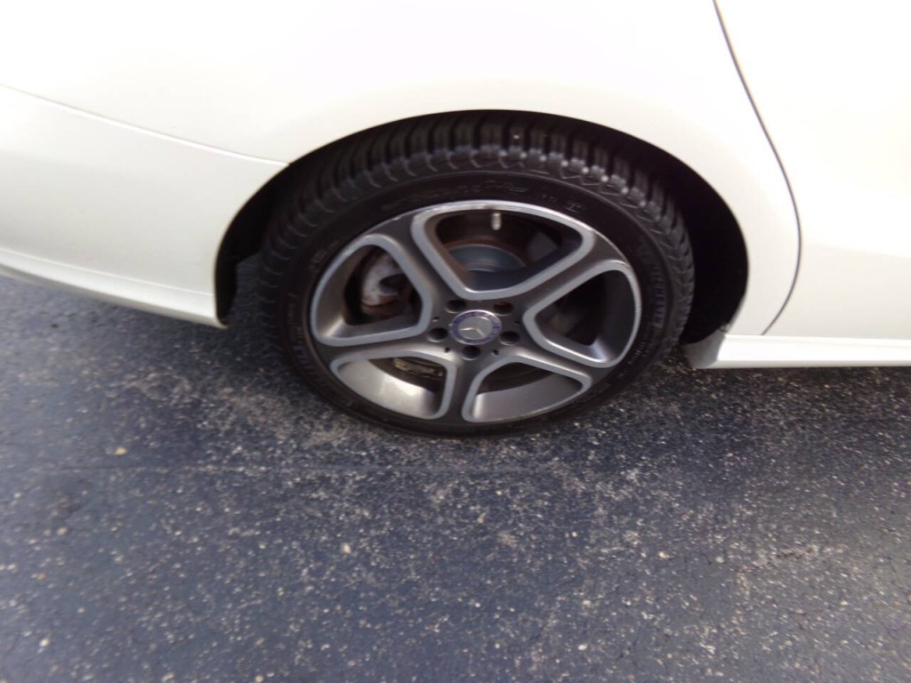2014 Mercedes-Benz CLA-Class Image 41