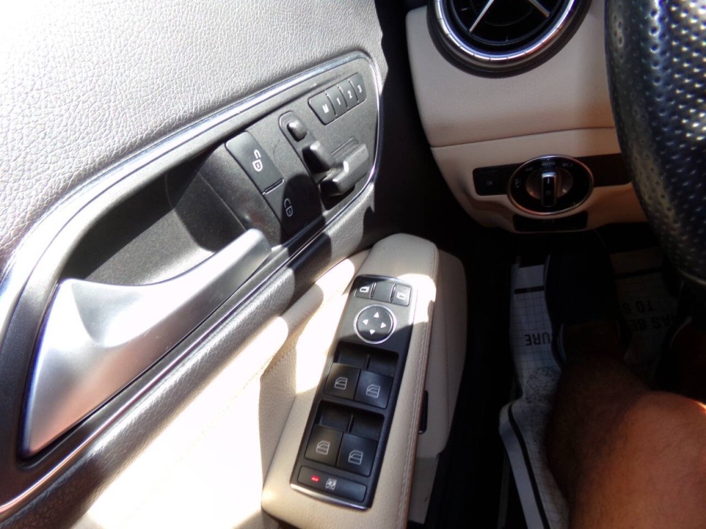2014 Mercedes-Benz CLA-Class Image 51