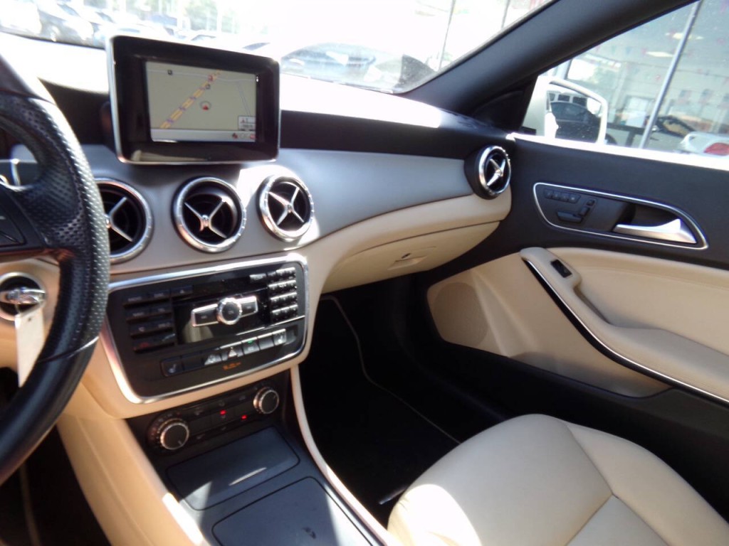 2014 Mercedes-Benz CLA-Class Image 60
