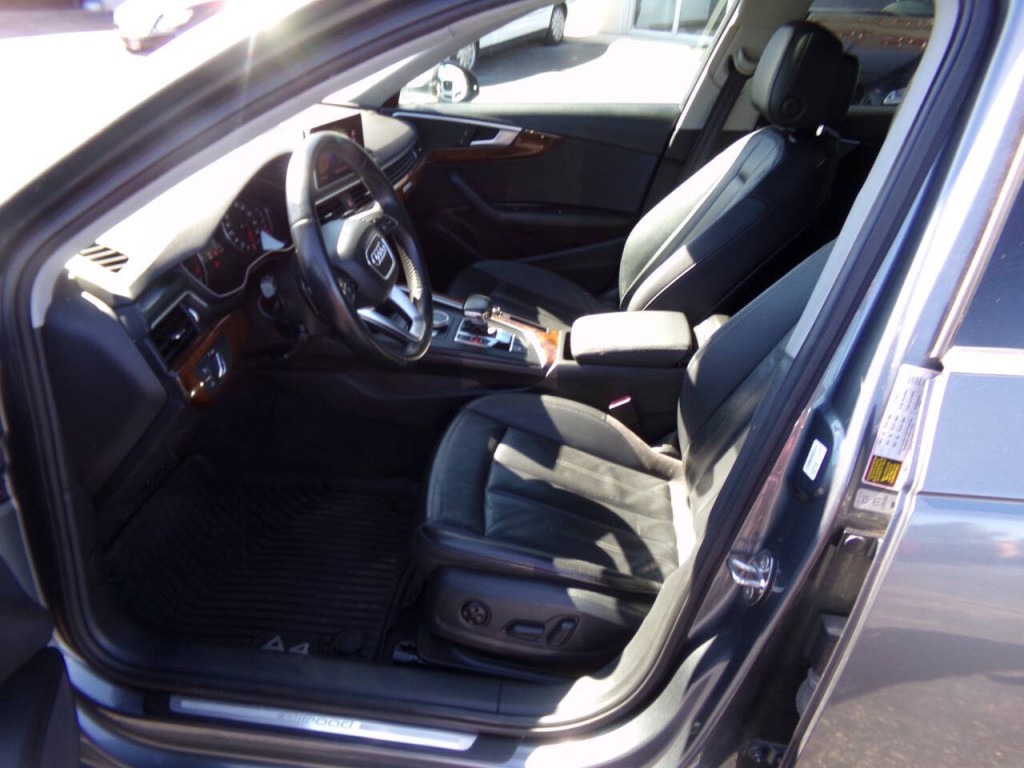 2017 Audi A4 Image 10