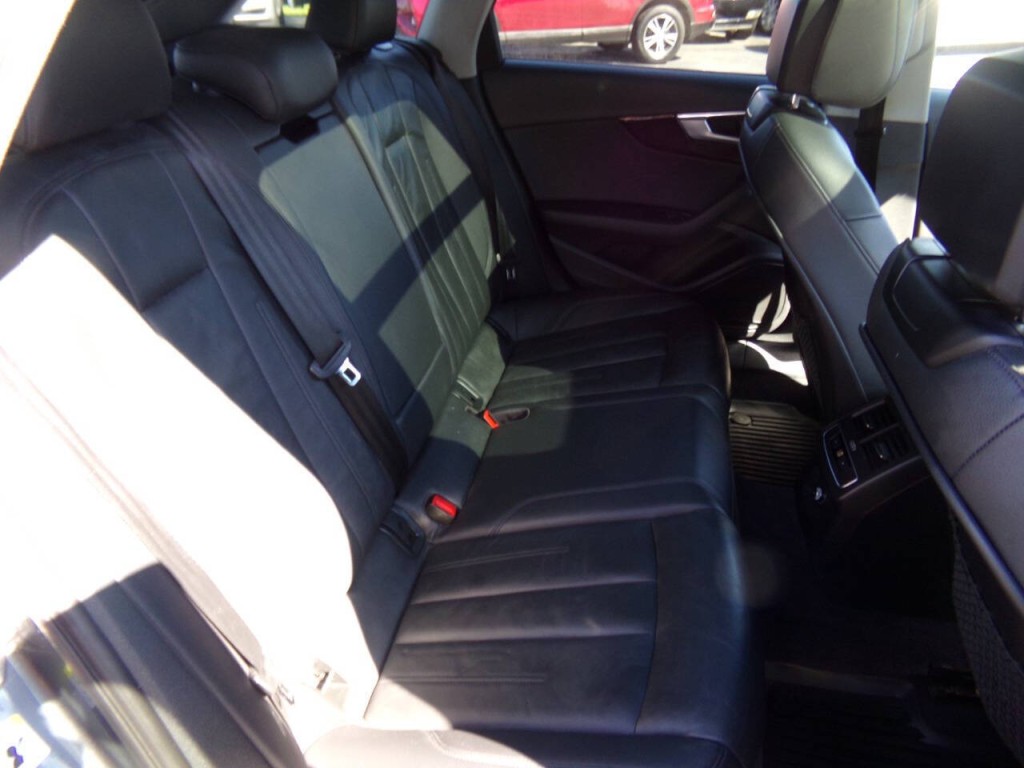 2017 Audi A4 Image 26