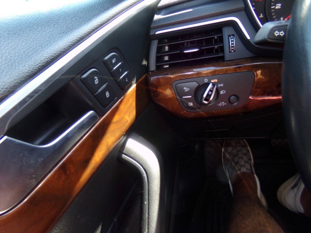 2017 Audi A4 Image 59