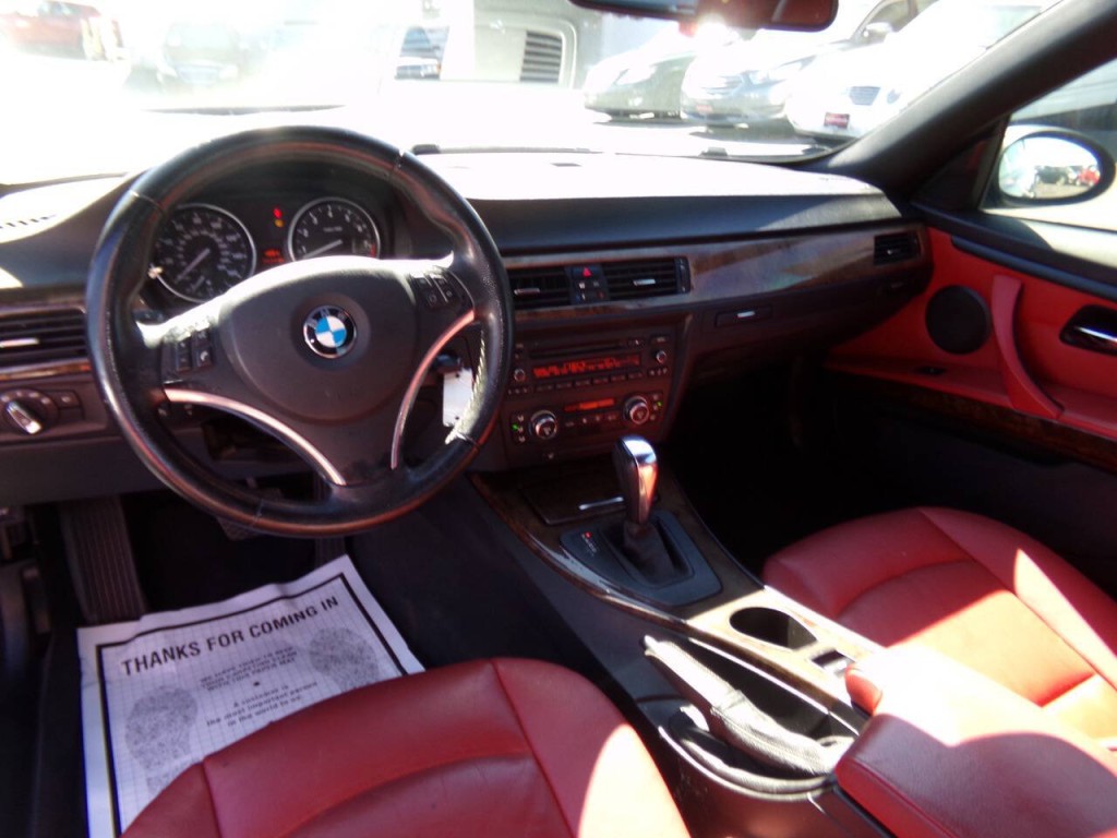 2009 BMW 3 Series Image 25