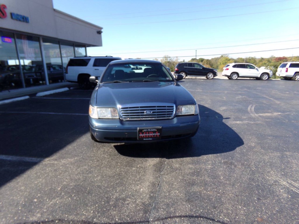 2008 Ford Crown Victoria Image 3