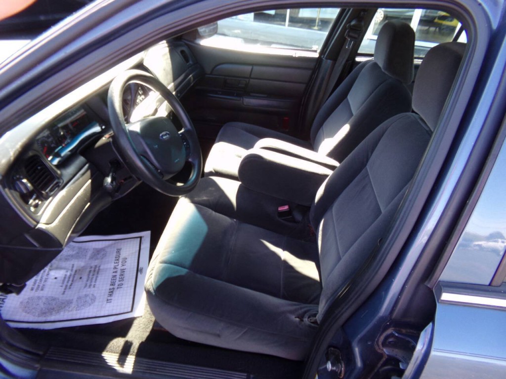 2008 Ford Crown Victoria Image 10