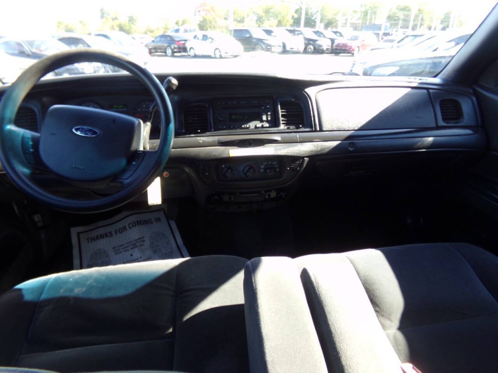 2008 Ford Crown Victoria Image 17