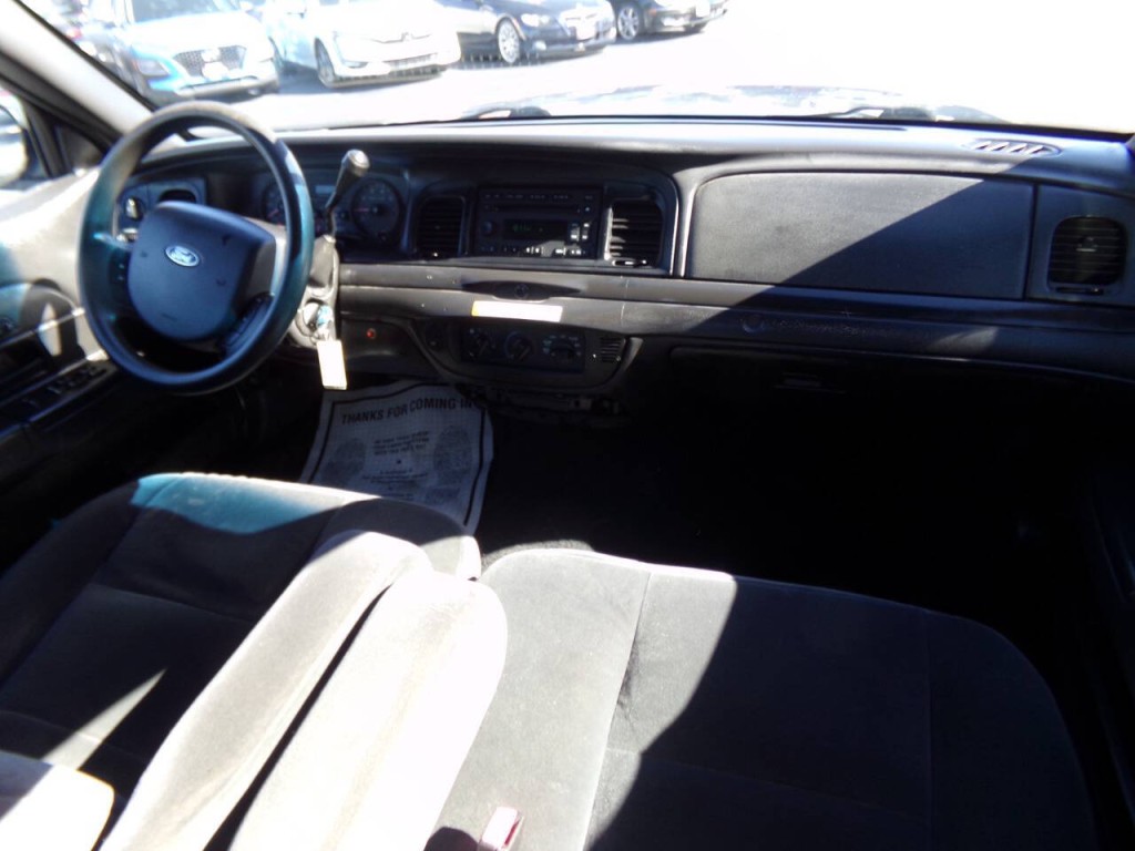 2008 Ford Crown Victoria Image 21
