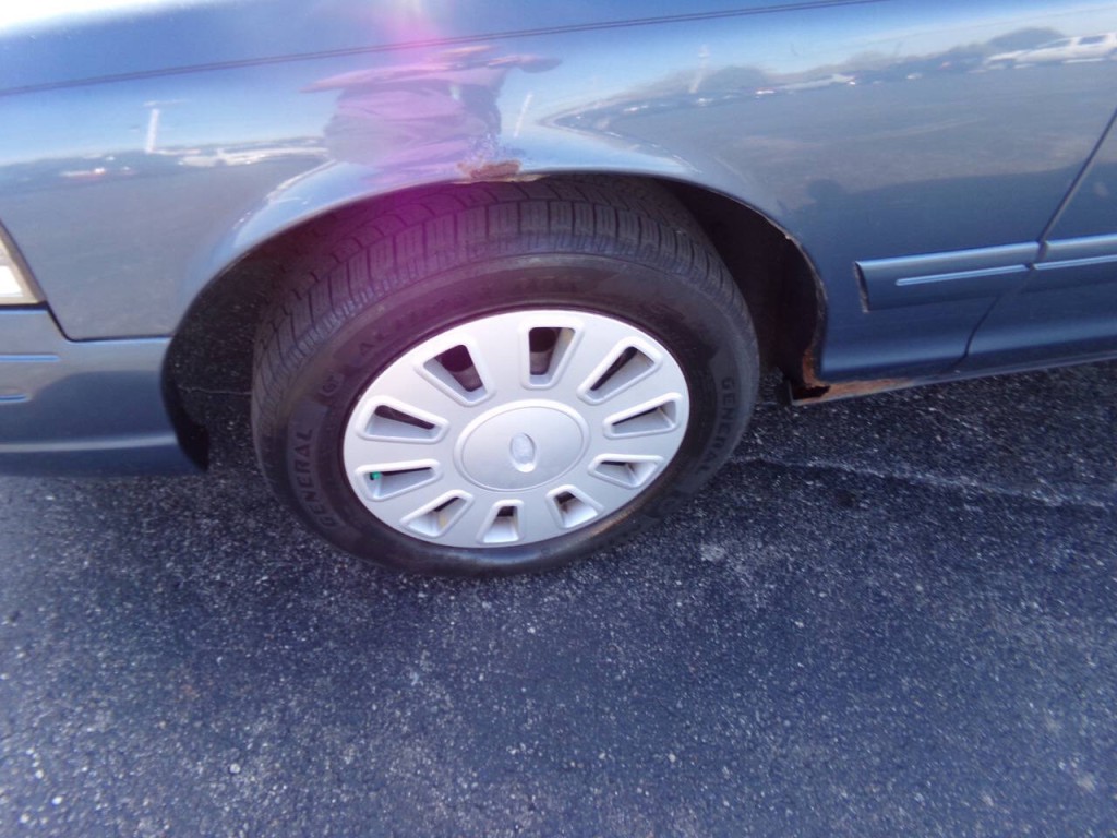 2008 Ford Crown Victoria Image 29