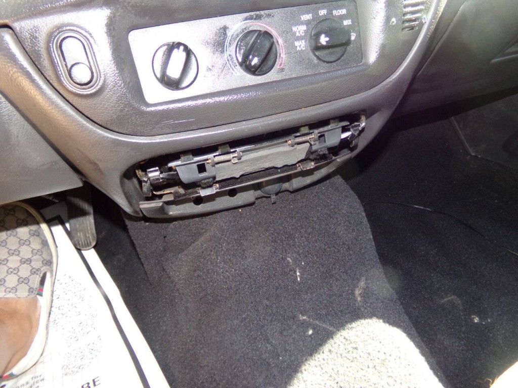 2008 Ford Crown Victoria Image 48