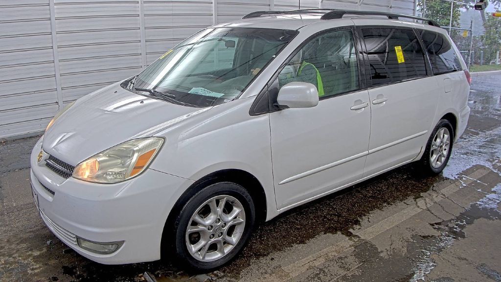2008 Toyota Sienna Image 1