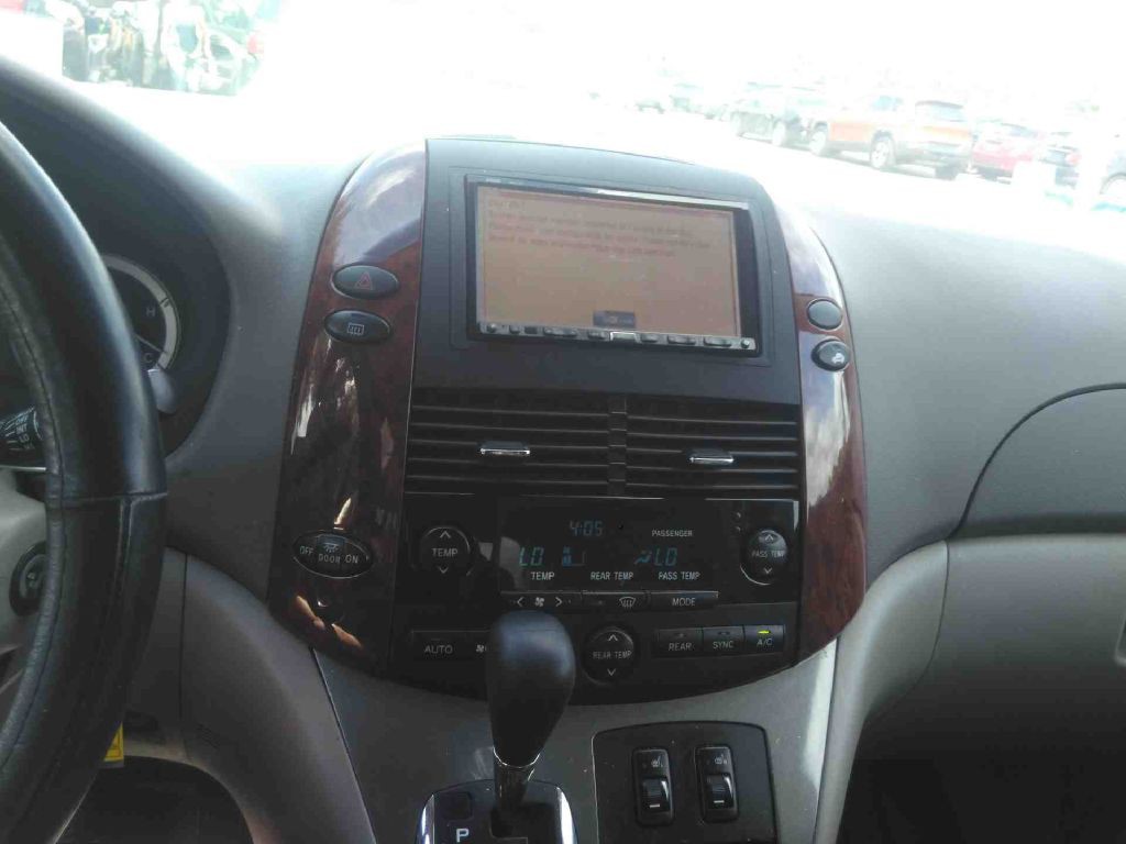 2008 Toyota Sienna Image 6