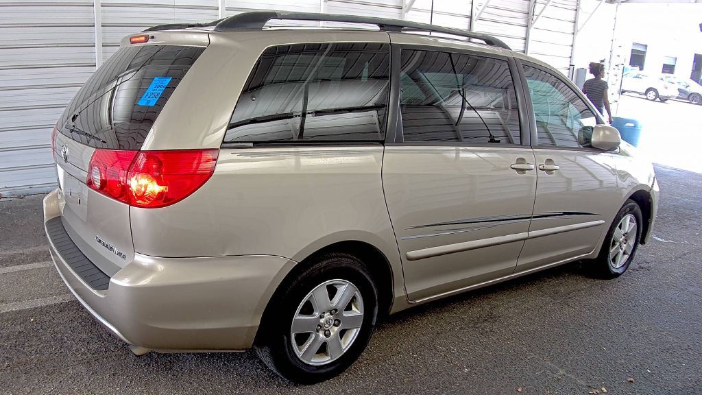 2008 Toyota Sienna Image 8