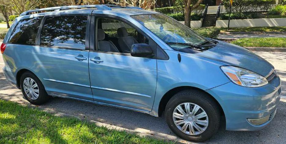 2005 Toyota Sienna Image 2