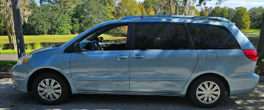 2005 Toyota Sienna Image 4