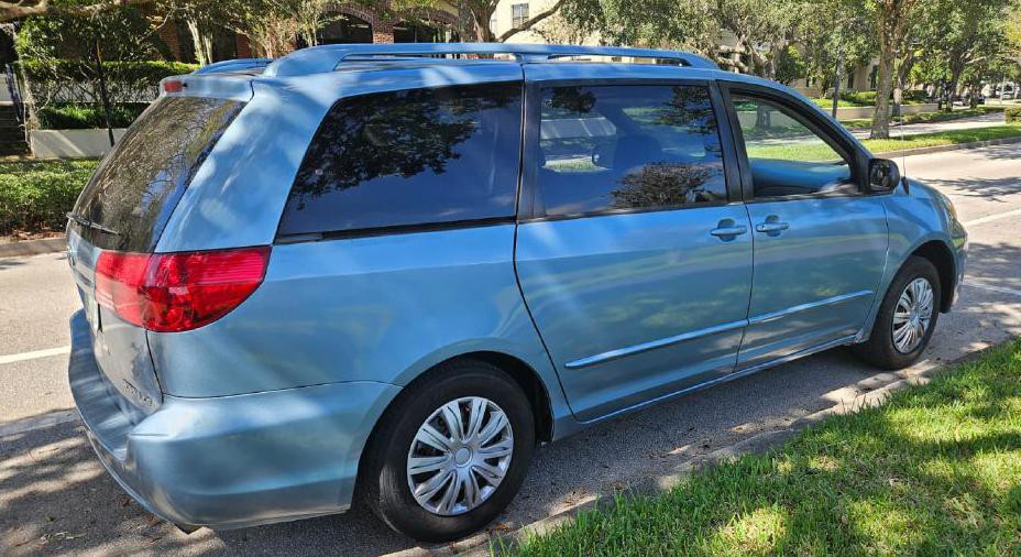 2005 Toyota Sienna Image 5