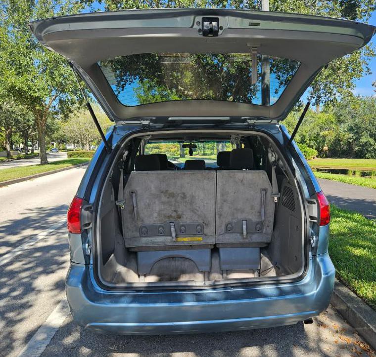 2005 Toyota Sienna Image 12