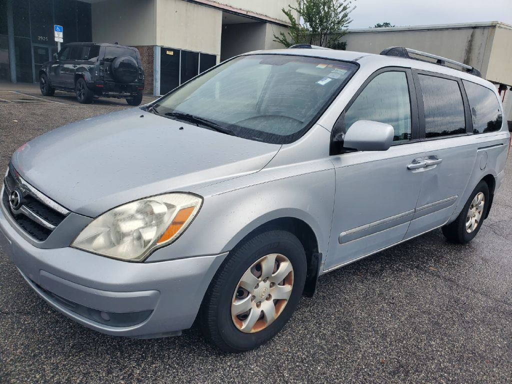 2008 Hyundai Entourage Image 2