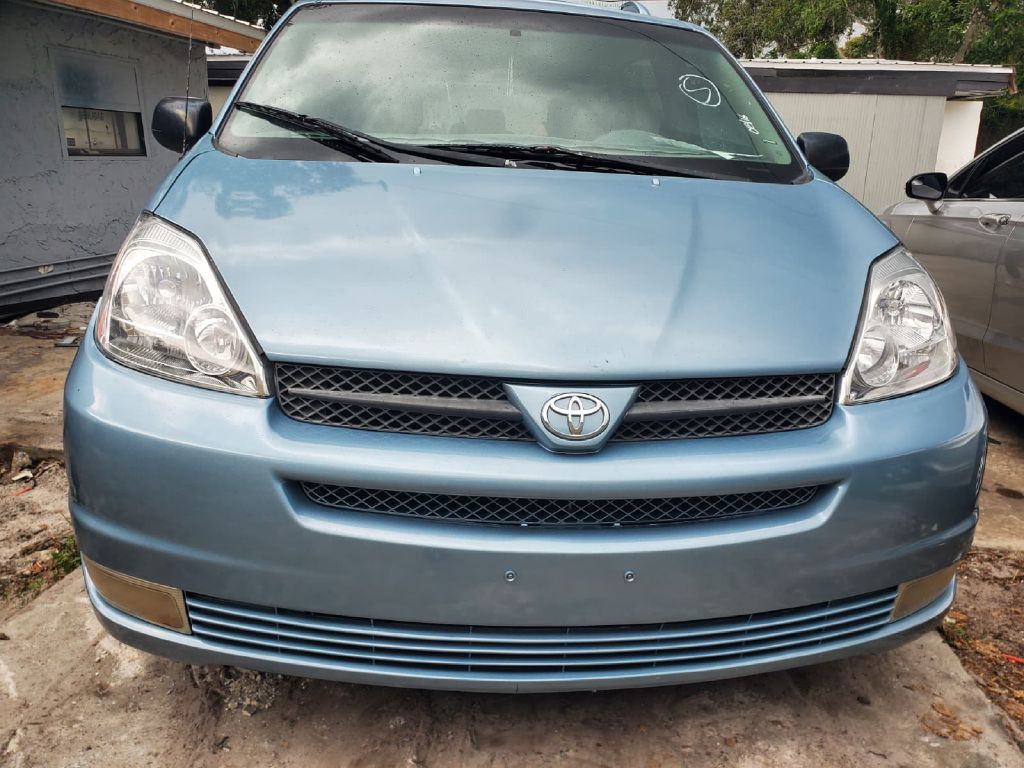 2005 Toyota Sienna Image 4