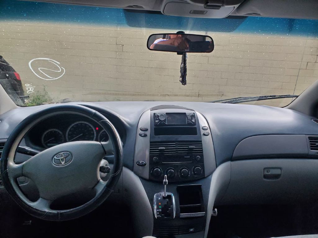 2005 Toyota Sienna Image 5