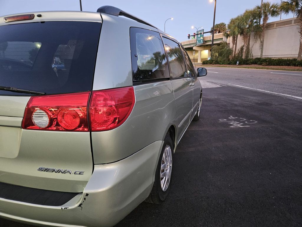 2007 Toyota Sienna Image 4