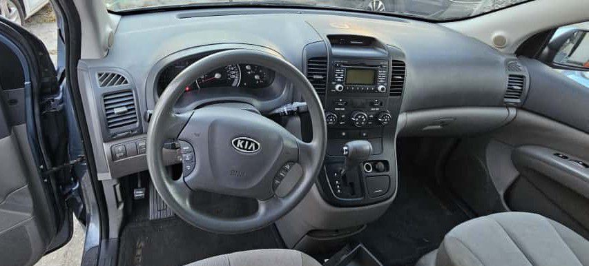 2012 Kia Sedona Image 6