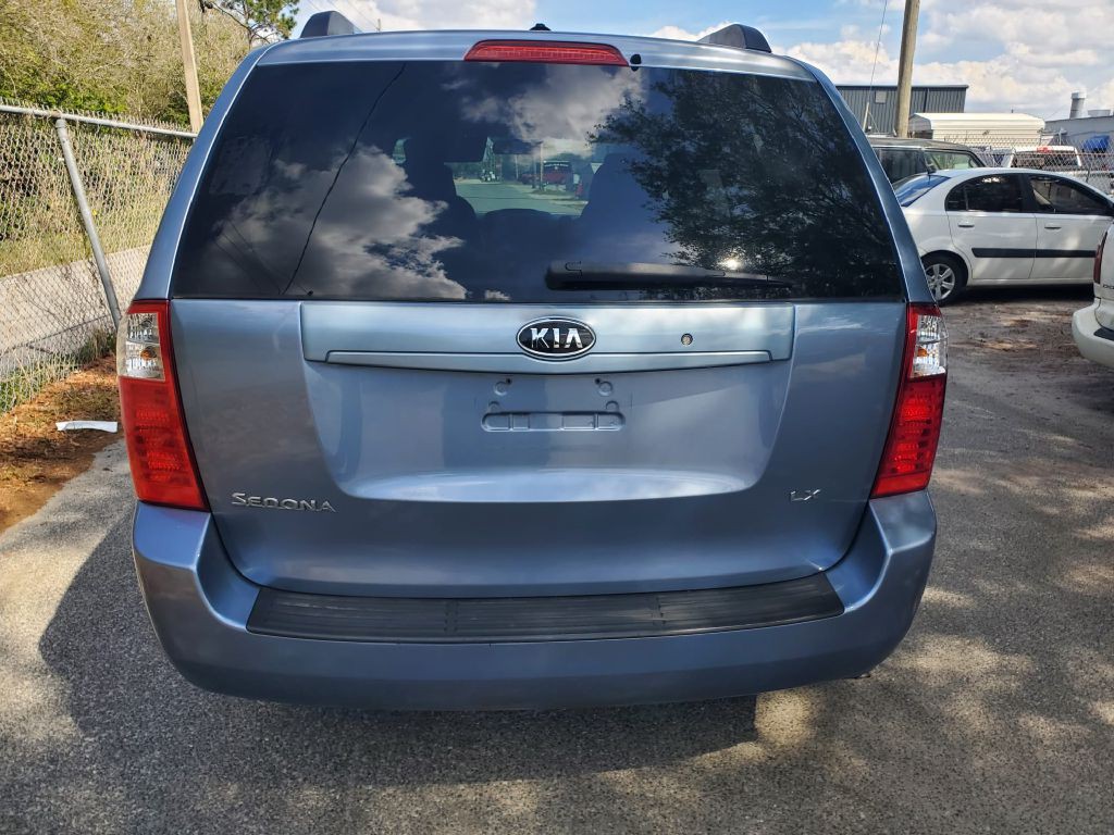 2010 Kia Sedona Image 3