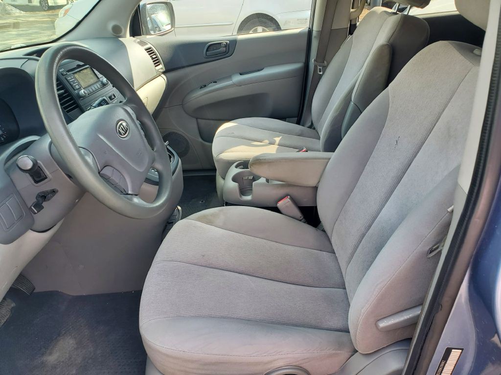 2010 Kia Sedona Image 10