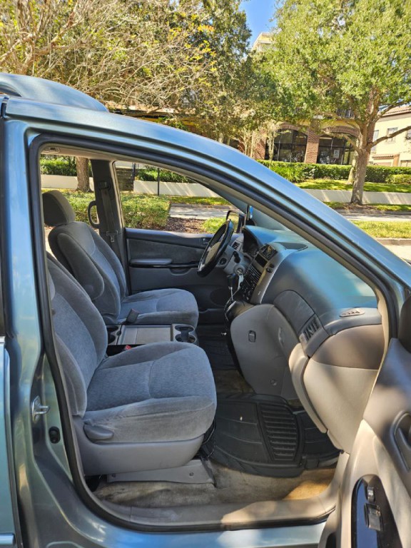 2005 Toyota Sienna Image 11