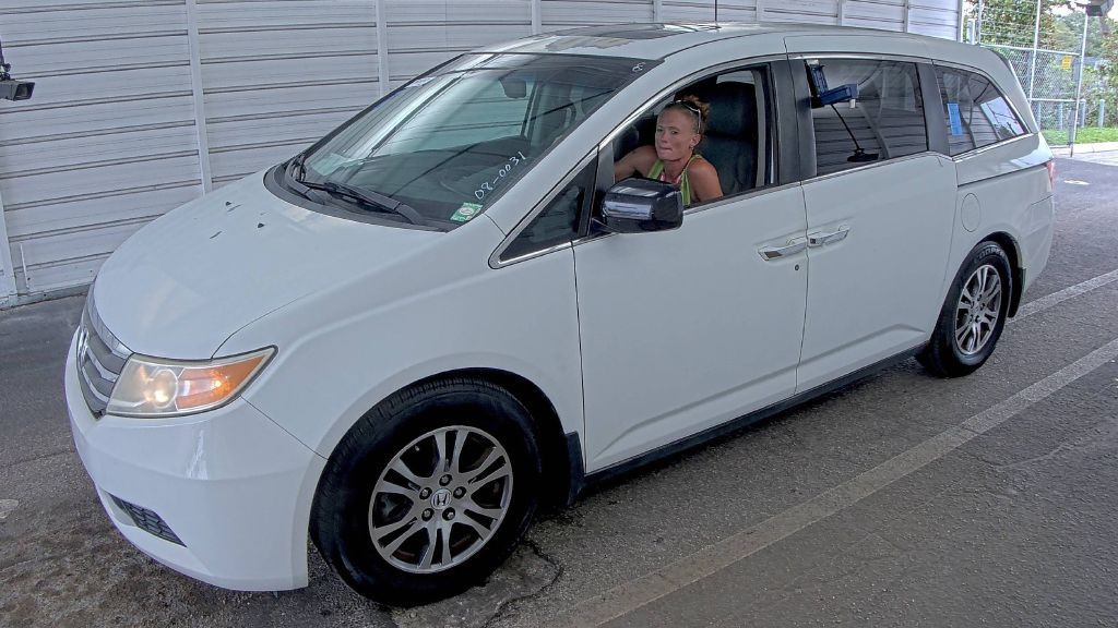 2011 Honda Odyssey Image 3